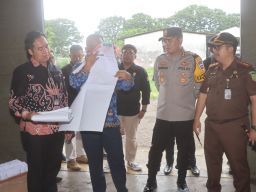 Pastikan Kesiapan Pemilu 2024, Kapolres Probolinggo bersama Forkopimda Tinjau Gudang Logistik KPU
