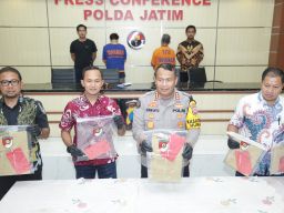 Polda Jatim Berhasil Amankan 4 Tersangka Calo Rekrutmen ASN, yang Tipu Korban Hingga 7.4 Miliar