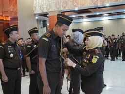 Kajati Jatim Mia Amiati : Dorong 18 Satker Menuju WBK Dan WBBM