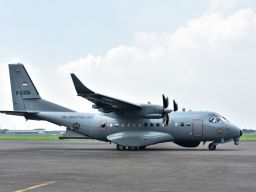 Pesud Puspenerbal CN 235-200 MPA Terlibat Latihan Survex dengan KRI