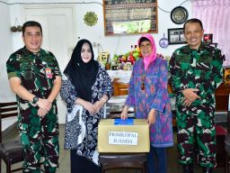 Jumat Berkah, Puspenerbal Anjangsanai Lima Rumah Keluarga Warakauri