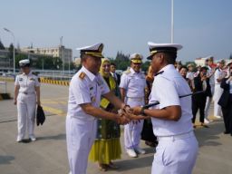 KRI Bima Suci Tiba Di China