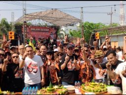 HUT Ke-65, Pemuda Pancasila Surabaya Jalan Sehat Bersama Calon Wali Kota Erik Cahyadi
