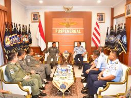 Wakil Komandan Puspenerbal Terima Courtesy Call Kadispen TNl AU
