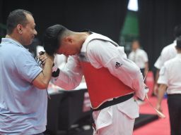 Rizki Anugrah Pertahankan Emas Taekwondo untuk Jawa Timur di PON Bela Diri 2025