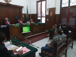 Sidang KDRT Selebgram Vinna, Saksi Orang Tua Sebut Sena Menjerit dan Gebrak Meja Tengah Malam