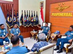 Komandan Puspenerbal Terima Courtesy Call Pangkoarmada lll