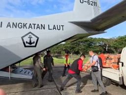 Paksakan Landing di Bandara Blangkejeren, Pesud TNl AL Casa U-6211, Bawa Bantuan Untuk Masyarakat Gayo Lues