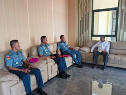 Silaturahmi Dan Tingkatkan Industri Perikanan, Komandan Kodaeral XI Laksanakan Pertemuan Dengan Gubernur Papua Selatan