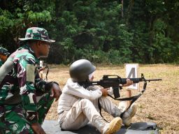 Bukan Militer Tetapi ASN Kodaeral lX Harus Mahir Menembak, Tarikan Picu Meremas Bukan Menghentak