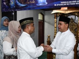 Keluarga Besar Kodaeral IX Laksanakan Sholat Idul Fitri 1447 H dan Halal Bihalal di Masjid Nurul Iman