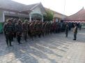 Dansatgas TMMD ke 106 melaksanakan apel pagi sebelum kerja.