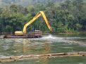 Perum Jasa Tirta Bongkar  Kramba Jaring Apung Di Waduk Selorejo