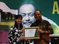 Alisya Mellynar dan Riau Ega Raih Atlet Terbaik KONI Jatim Award 2022