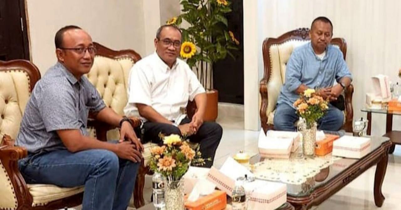Ketua PWI Jatim Lutfil Hakim, Ketua Panitia Eko Pamuji dan Sokip Sekretaris Panitia HPN Jatim 2024.
