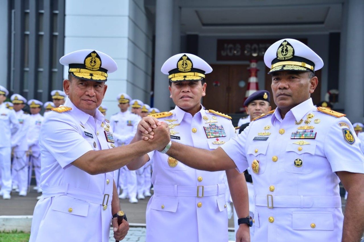 Pangkoarmada II Hadiri Sertijab Komandan Seskoal