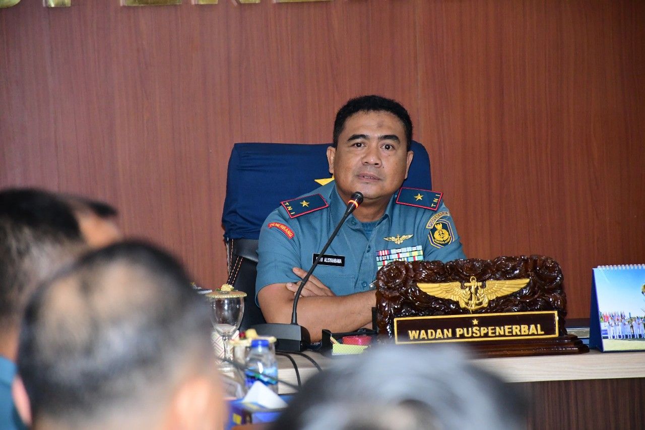Puspenerbal Gelar Penyegaran Prosedur Terbang Formasi Bagi Pilot Helikopter