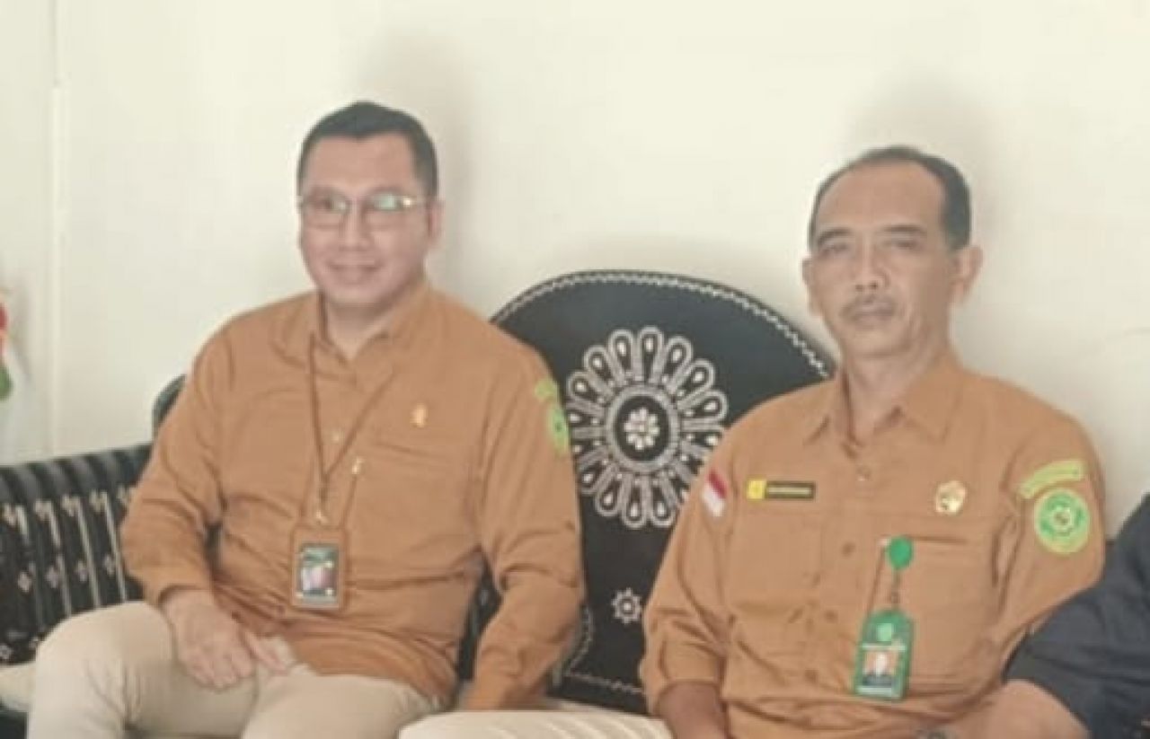 juru bicara Pengadilan Negeri Mataram Lalu Mohamad Sandi Iramaya, SH.,MH, dan  Kepala Panitera Pengadilan Negeri Mataram, I Dewa Gede Suwardana, SH