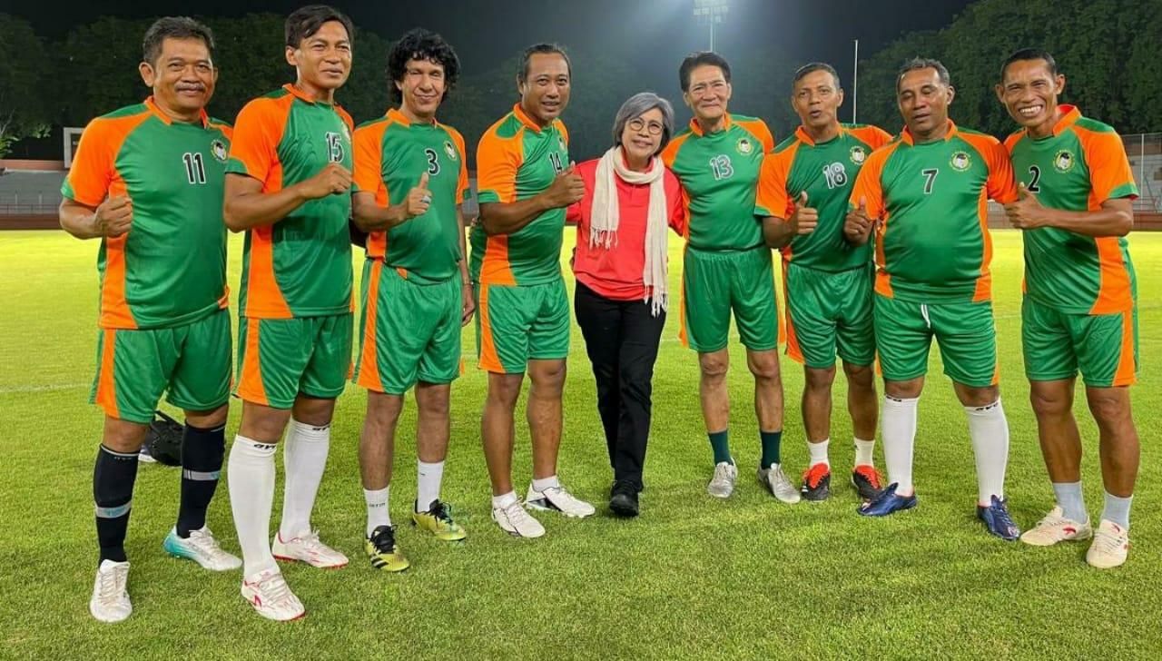 Muhammad Zein Al Hadad ( ketiga dari kiri ) bangga bisa ikut Charity Game Rudy William Kelces