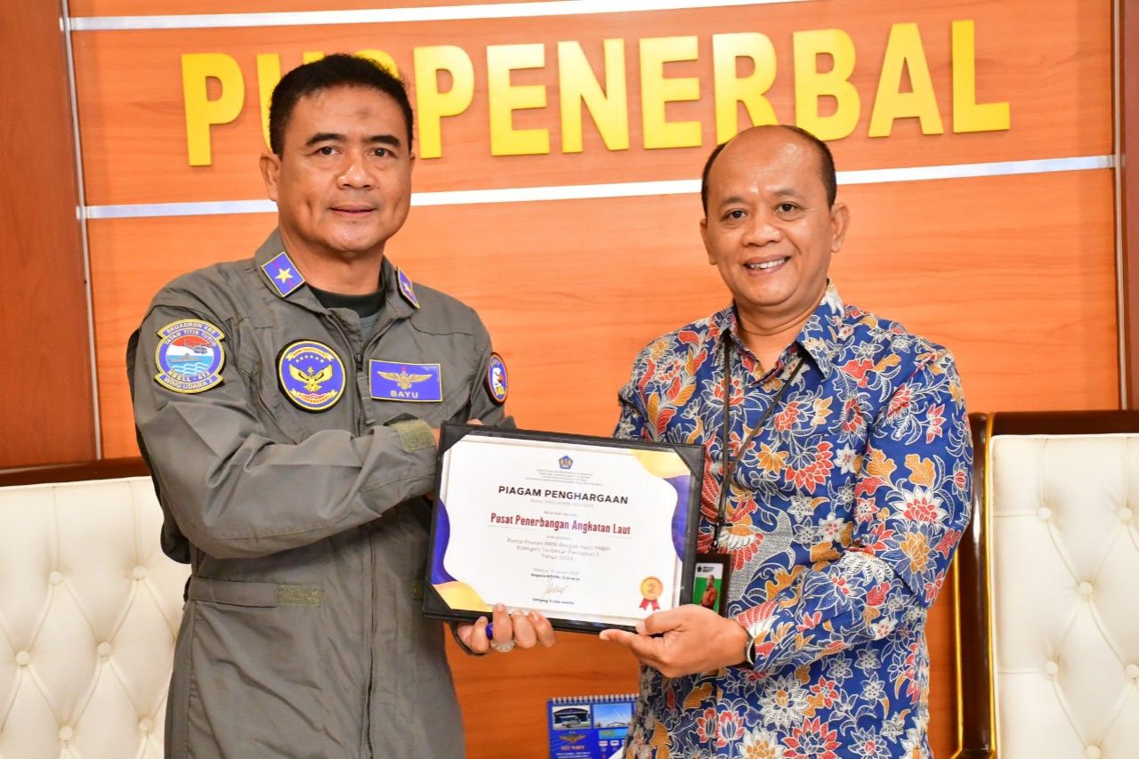 Puspenerbal Terima Penghargaan dari KPKNL