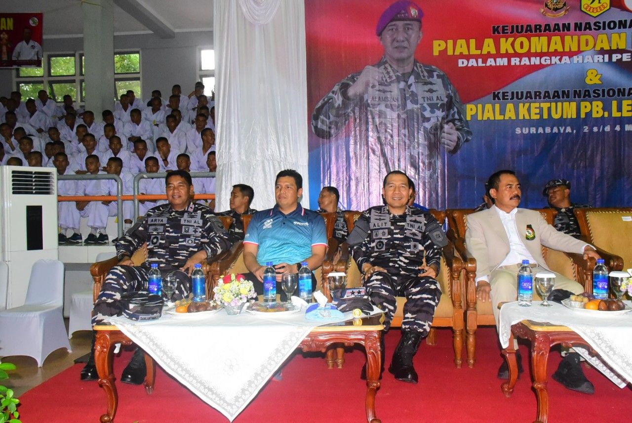 Pangkoarmada II Dukung Pembinaan Atlet Karate Di Kejurnas Dankodiklatal Cup 2025