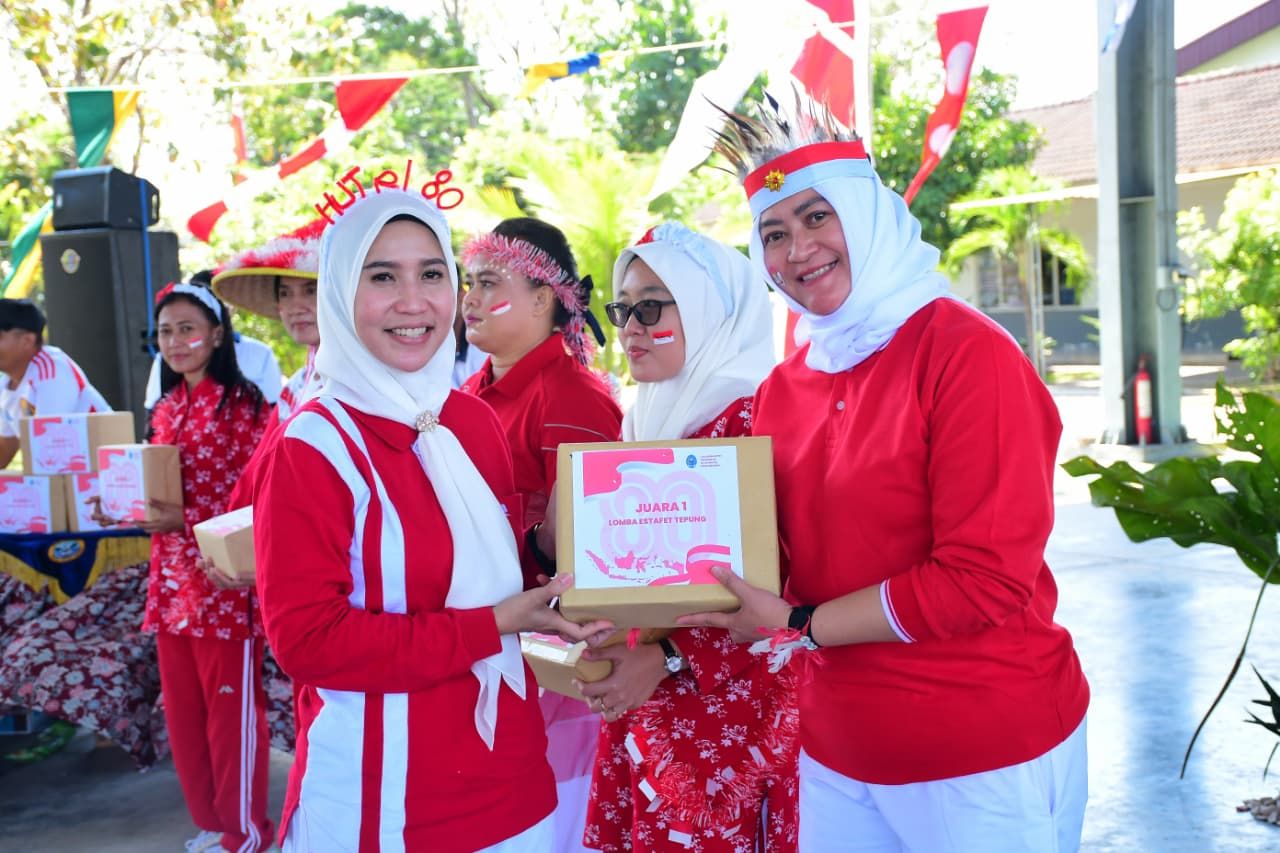 Ketua Gabungan Jalasenastri Puspenerbal dan Pengurus Ceria Ikuti Lomba Tujuhbelasan HUT ke-80 Kemerd