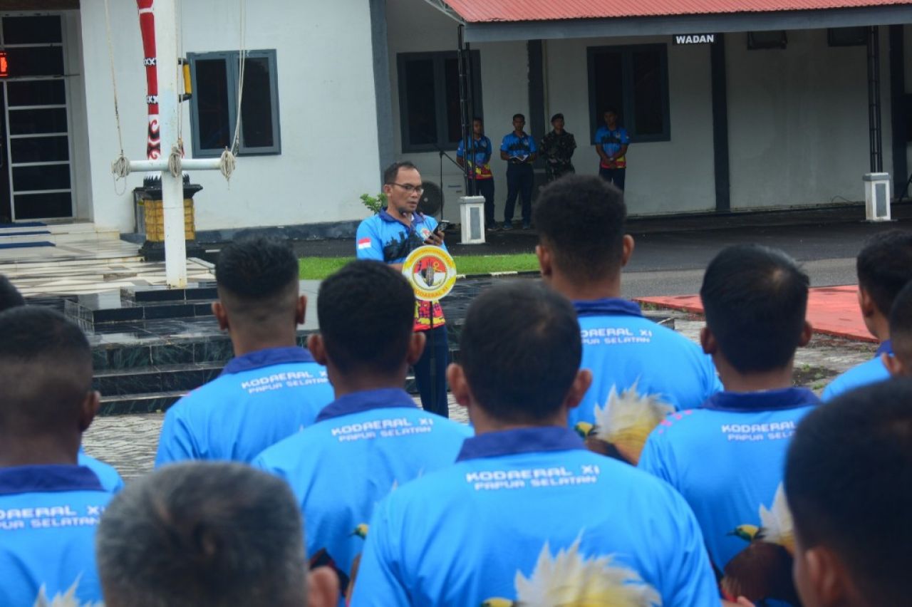 Komandan Kodaeral XI Pimpin Apel Pagi Prajurit, Tekankan Pentingnya Menjaga Kesehatan Fisik dan Mental
