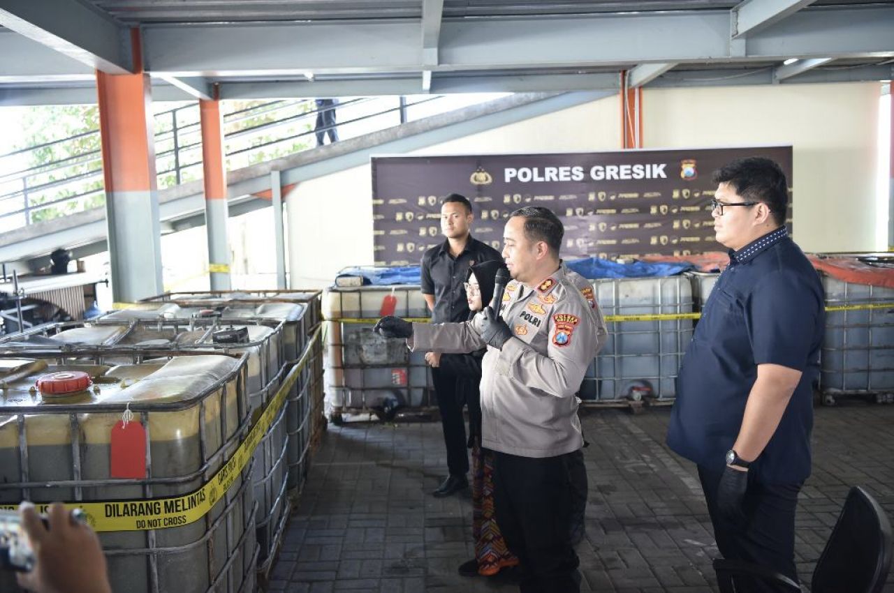 Skandal Penimbunan Solar Subsidi di Gresik, 17 Ribu Liter Diamankan Polisi