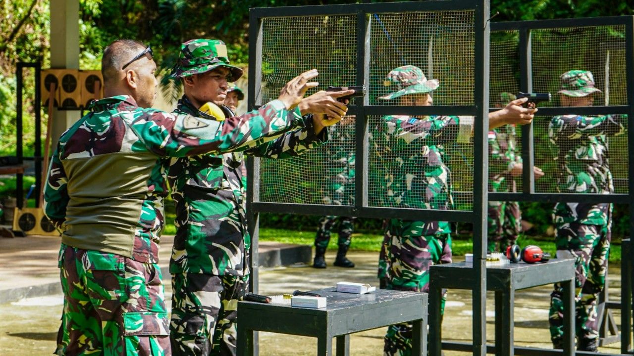 Pertajam Naluri Tempur, Prajurit Satrol Kodaeral IX Jalani Latihan Menembak Pistol