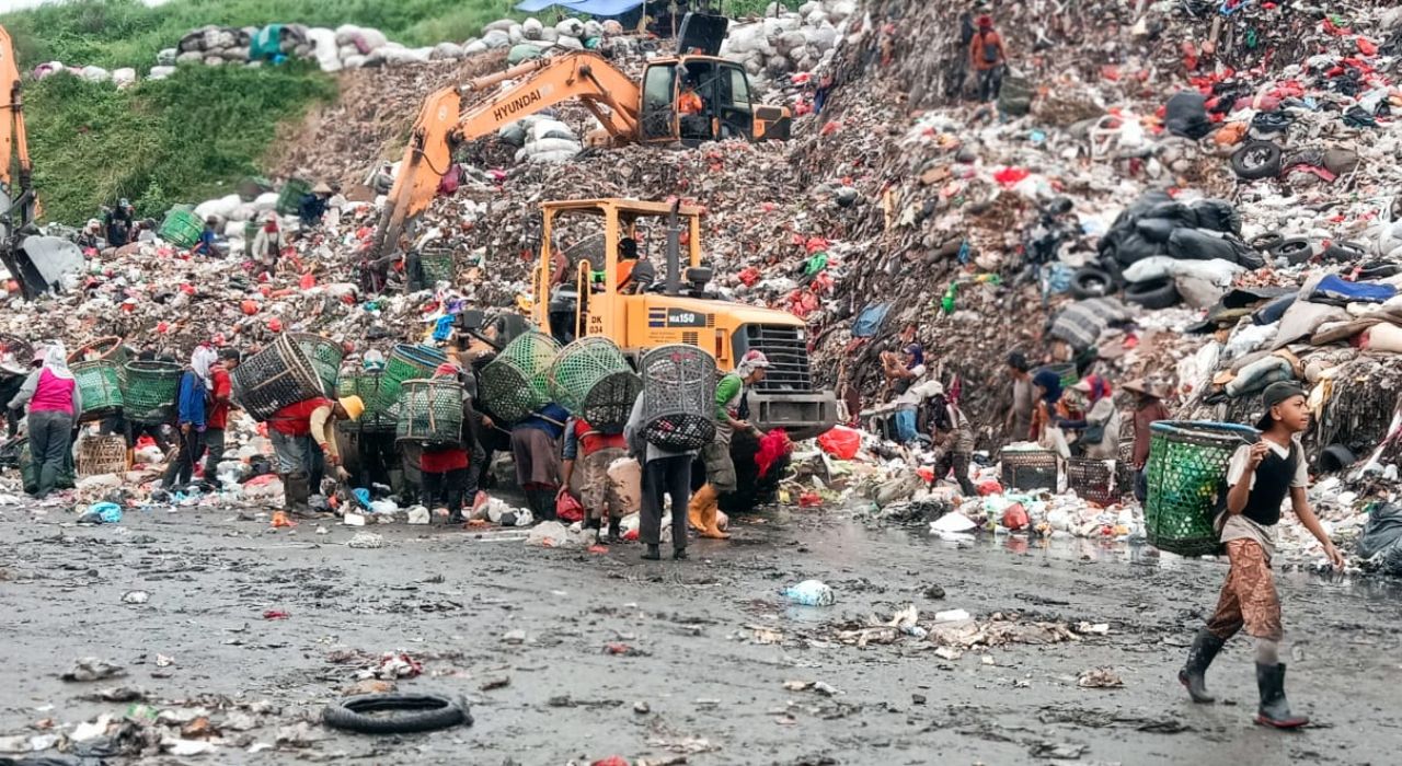 Dana Kompensasi Jadi Bancakan Pemburu Rente, IPPS Indonesia Desak TPST Bantargebang Ditutup Permanen