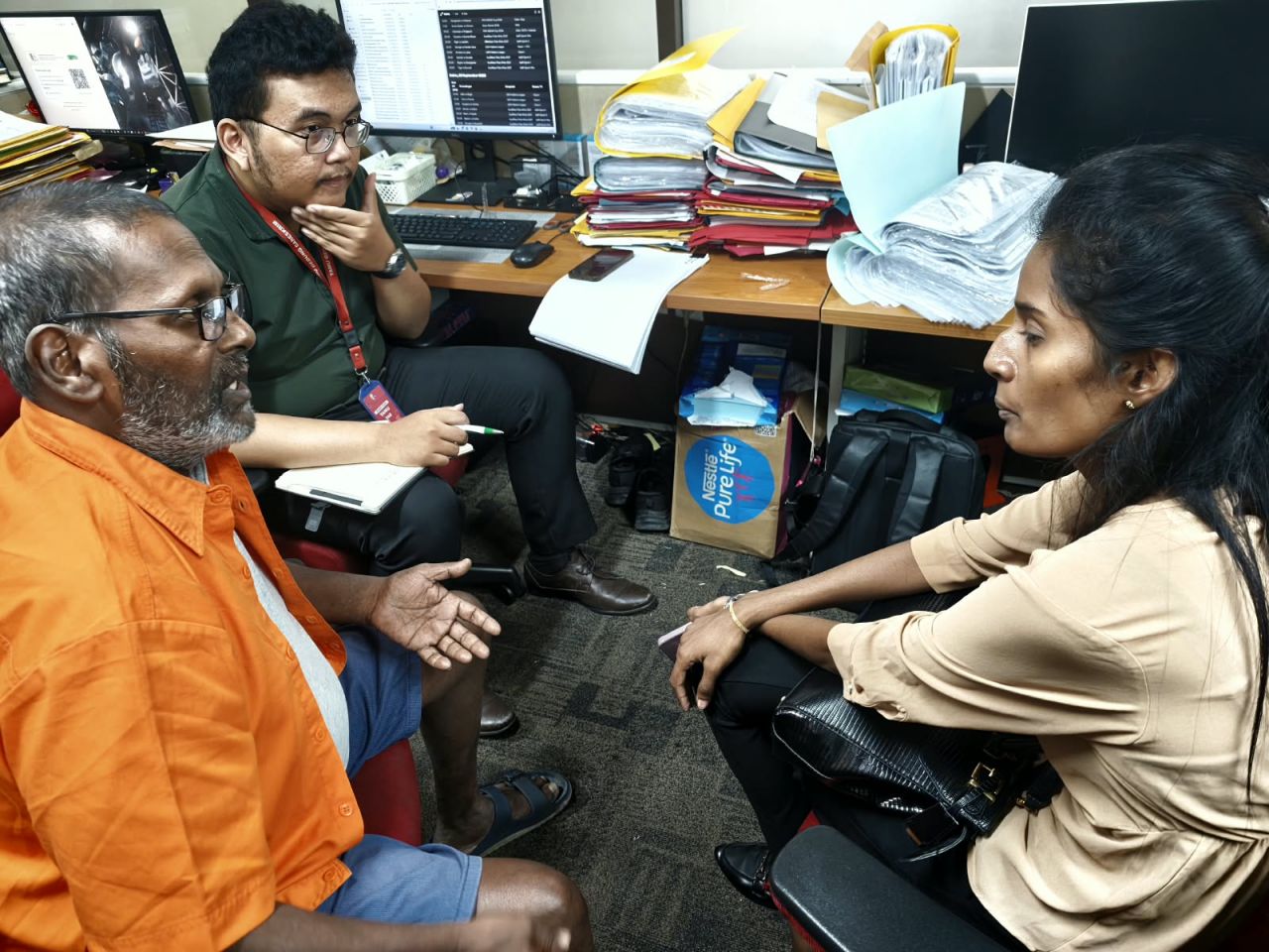 Tersangka NRRW WNA  Sri Lanka (memakai baju tahanan)