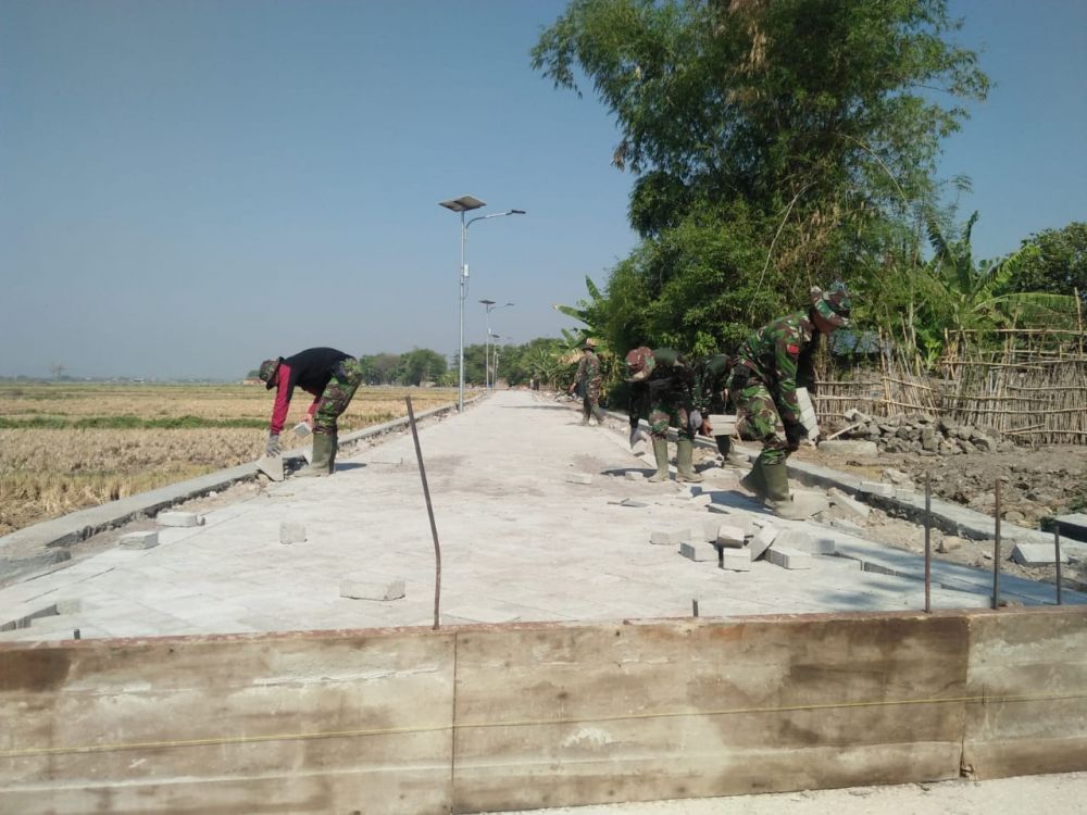 Pemasangan Paving Stone di Desa Kupang Layak Menjadi Prioritas