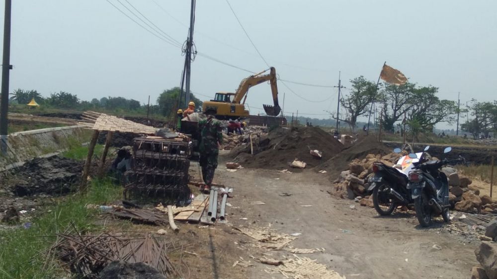 Pengerjaan Jembatan Terus Dikebut  Satgas TMMD
