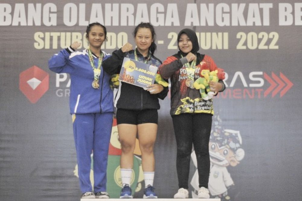 Kota Malang Raih Dua Medali Emas Dari Cabor Angkat Berat Putri 