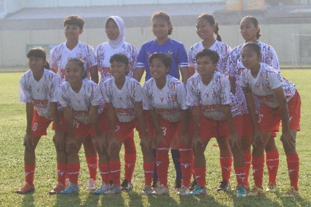 Tim Sepak Bola Putri Sidoarjo Menang Telak Lawan Kabupaten Jember 6 - 1