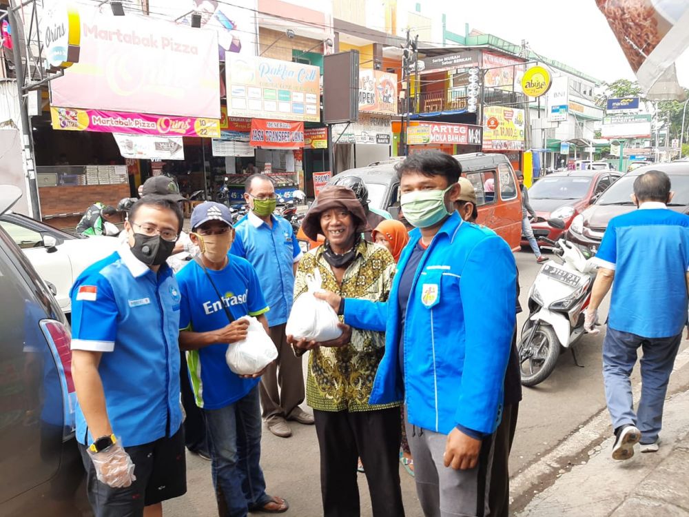 Bantu Masyarakat Terdampak Covid-19, Permakindo Bagikan Sembako