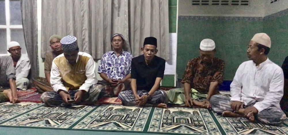 Ketua DPC PP Kota Surabaya Samsurin silaturahmi dengan Gus Hasyim Ali Tamam, Pengasuh Ponpes Al Fatich Surabaya.