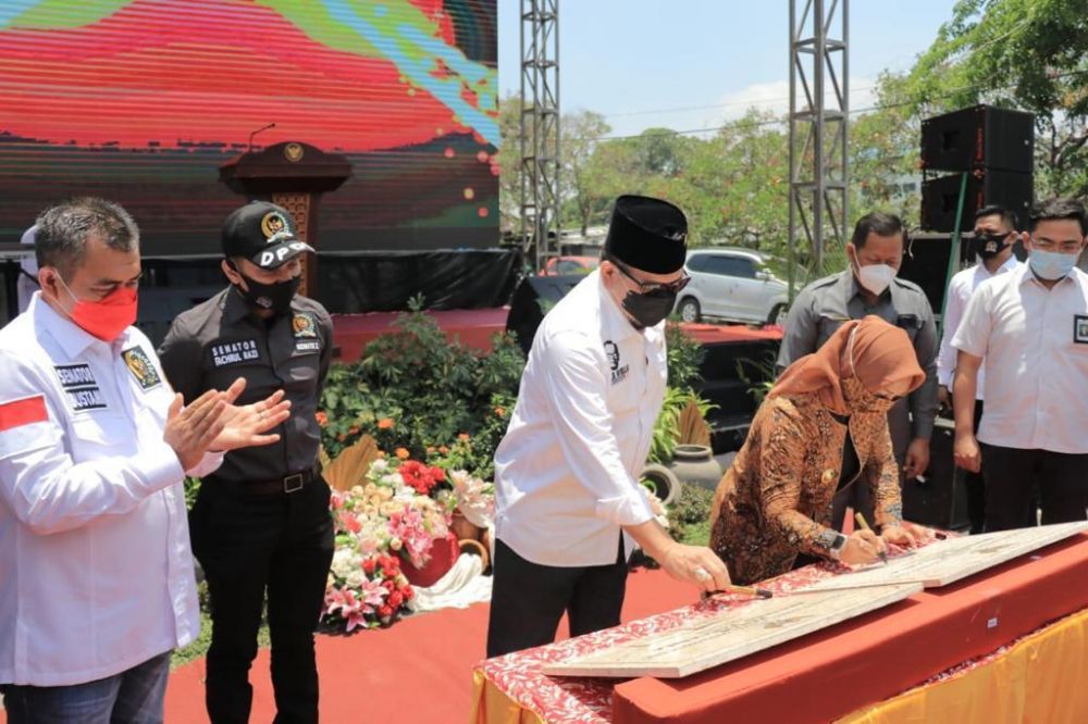 Ketua DPD RI, AA LaNyalla Resmikan Pasar Benteng Pancasila Mojokerto