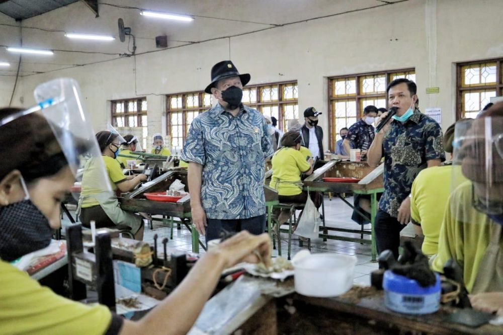 Bertemu LaNyalla, Pengusaha Rokok Keluhkan Tingginya Kenaikan Cukai 