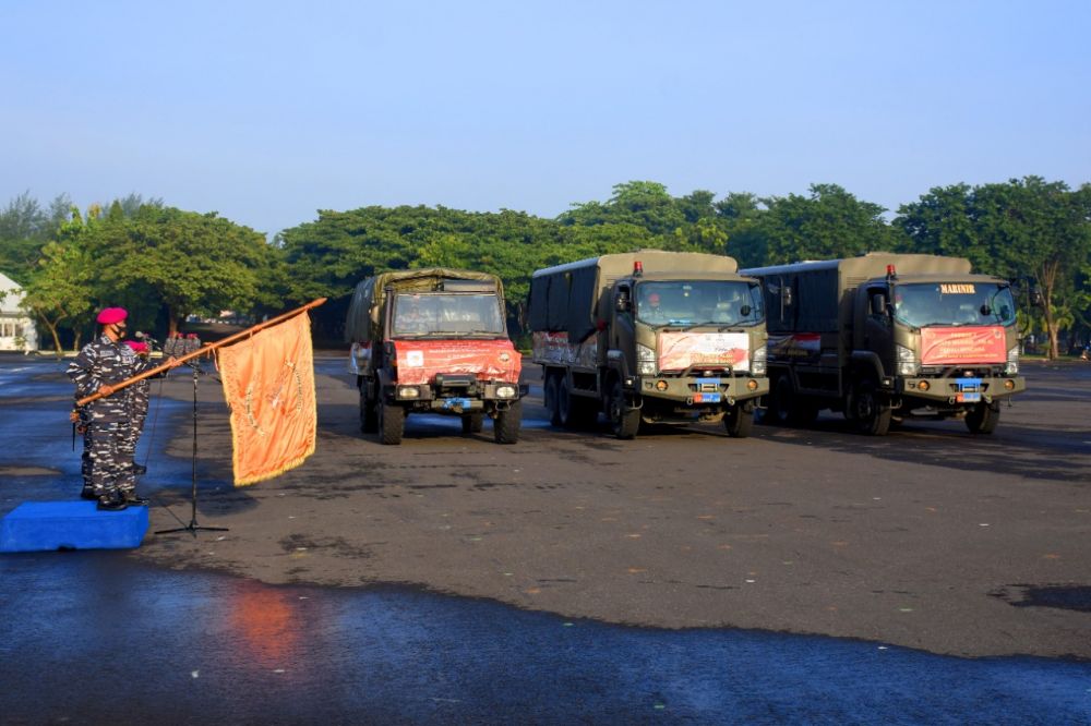 DANMENART 2 MAR. LEPAS PEMBERANGKATAN BANTUAN LOGISTIK KORBAN BENCANA