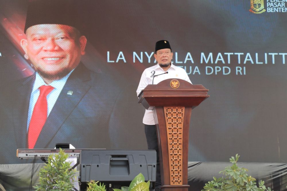 Ketua DPD RI saat memberikan sambutan di acara Peresmian Pasar Benteng Pancasila Mojokerto, 22 Oktober 2020, yang lalu