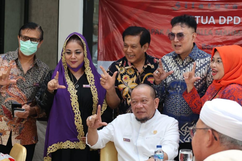 Ketua DPD RI menggelar silaturahmi dengan Himpunan Artis Pengusaha Seluruh Indonesia (HAPSI) di Rumah Dinas Ketua DPD Jakarta, Selasa (1/6/2021)