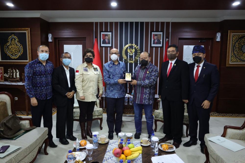 Ketua DPD RI Sambut Baik Tawaran Kerja Sama Sepak Bola dari Maroko 
