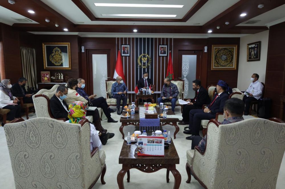 Ketua DPD RI saat menerima kunjungan Duta Besar Kerajaan Maroko untuk Indonesia, Ouadia Benabdellah, di kantor DPD, Senayan, Jakarta, Kamis (3/6/2021)