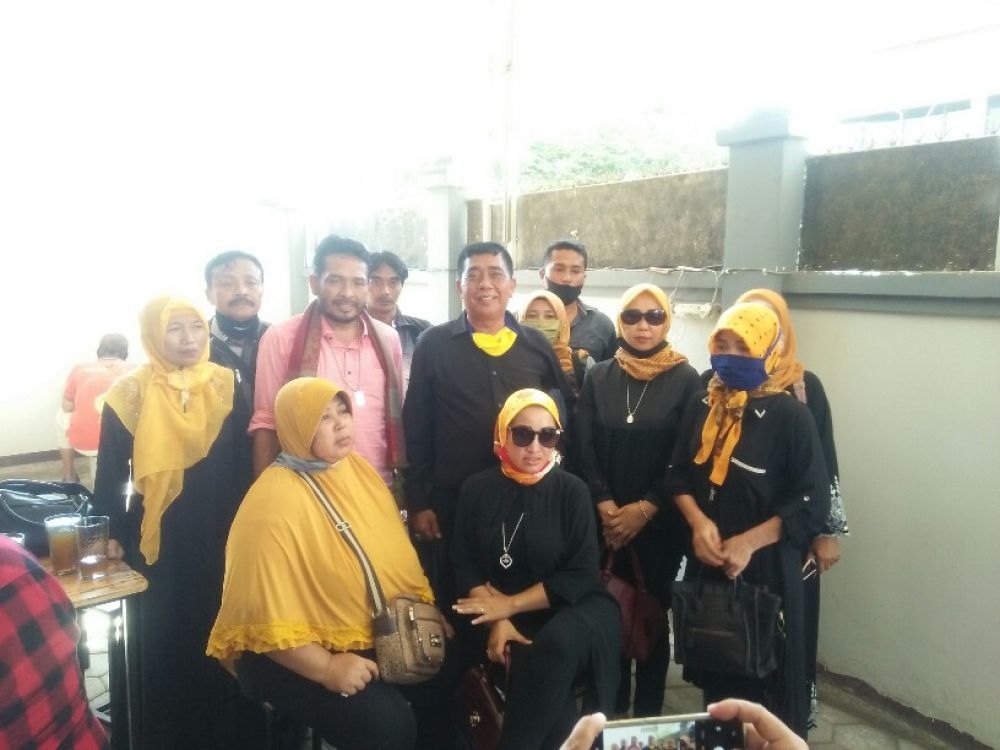 Aktifis Blambangan Ngamuk Di Pengadikan Niaga Surabaya