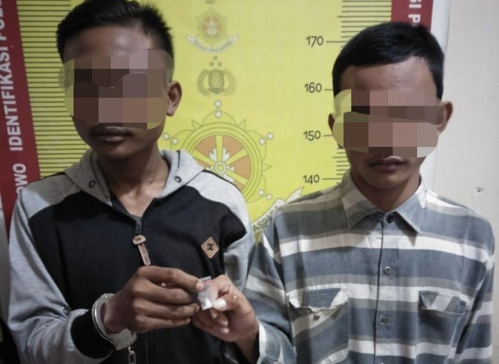 Asik Ngisap Sabu, Dua ABG di Surabaya di Cokok Polisi 