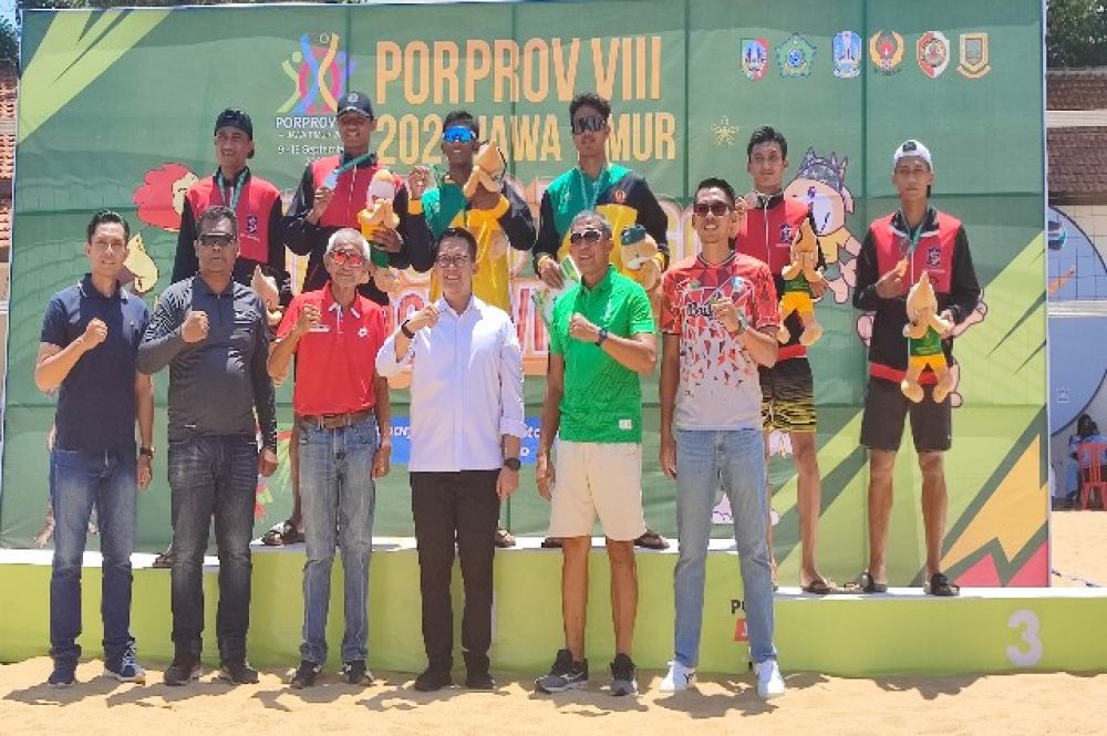 Tim Putra Sidoarjo Raih Emas Voli Pantai