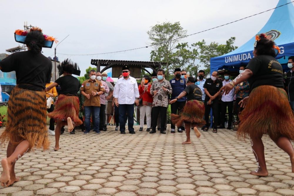Ketua DPD RI bersama sejumlah senator dalam kunjungan kerja ke Kampus Universitas Pendidikan Muhammadiyah (Unimuda) Sorong, Papua Barat beberapa waktu lalu
