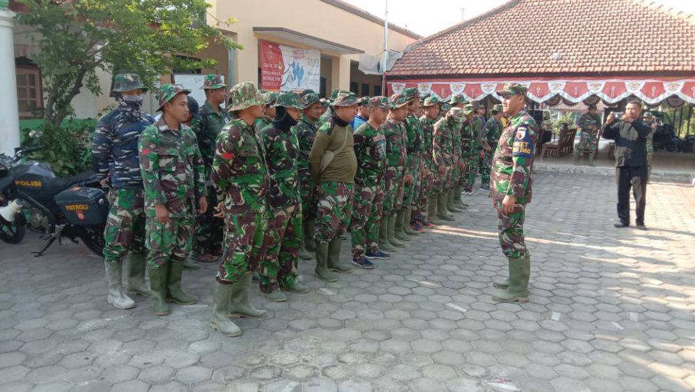 Danramil Jabon Memberikan Arahan Saat Apel Pagi