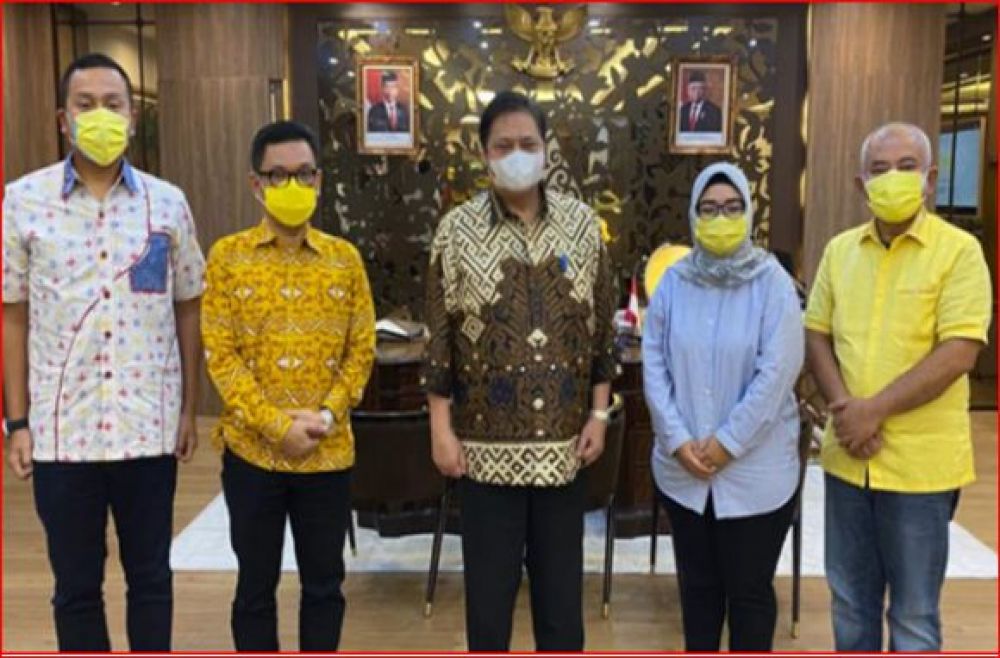Pertemuan Ade Puspita Sari bersama Airlangga Hartarto